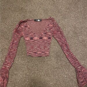 Cropped long sleeve, flared sleeves, stretchy